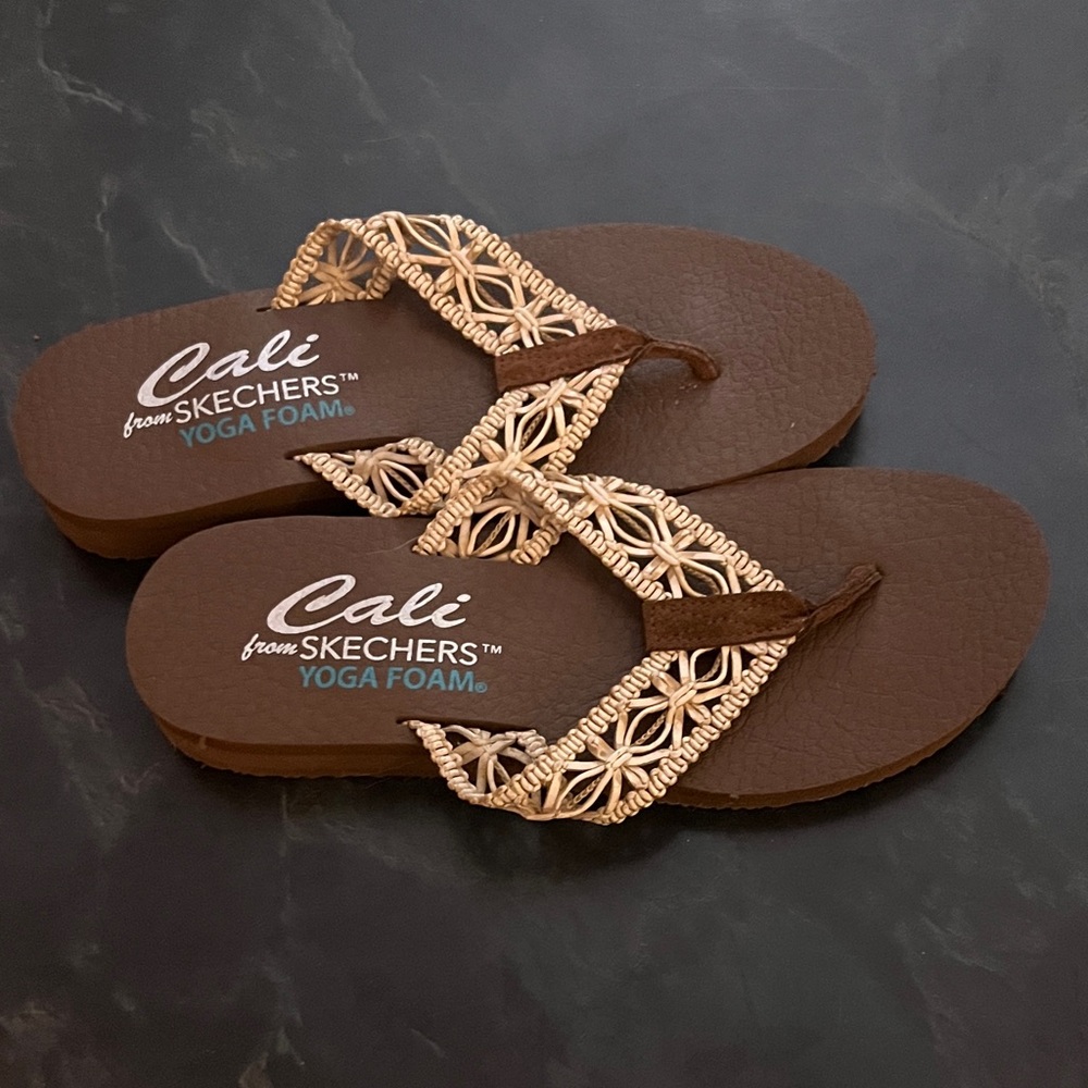 Skechers Women's Tan and Brown Sandals